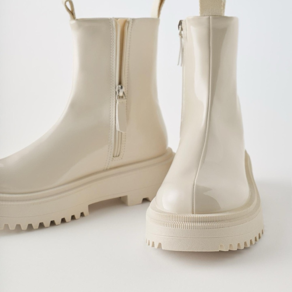 ZARA FAUX PATENT LEATHER STRETCH ANKLE BOOTS Bloggers favorite